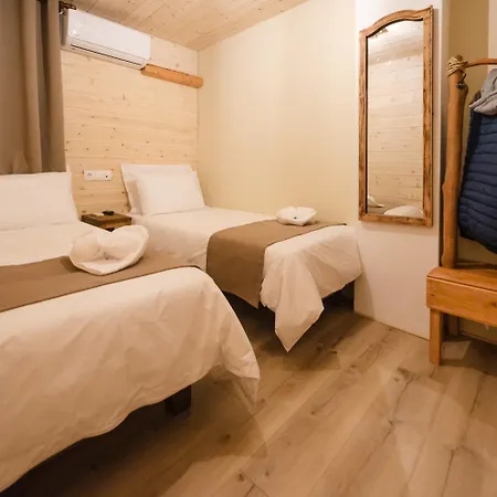 Wooden Oasis In Center Vakantiehuis *
