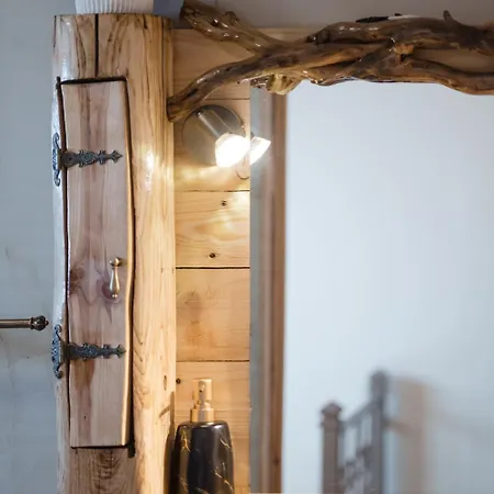 Wooden Oasis In Center Vakantiehuis *