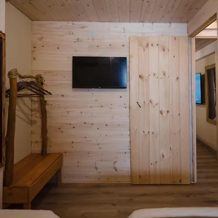 Wooden Oasis In Center Vakantiehuis Volos