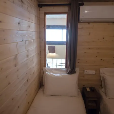 Vakantiehuis Wooden Oasis In Center *