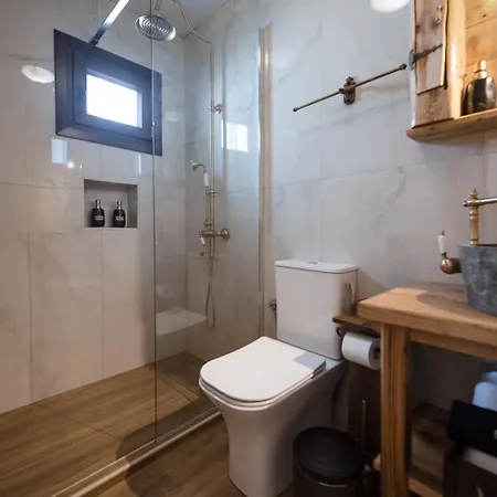 Wooden Oasis In Center Vakantiehuis *
